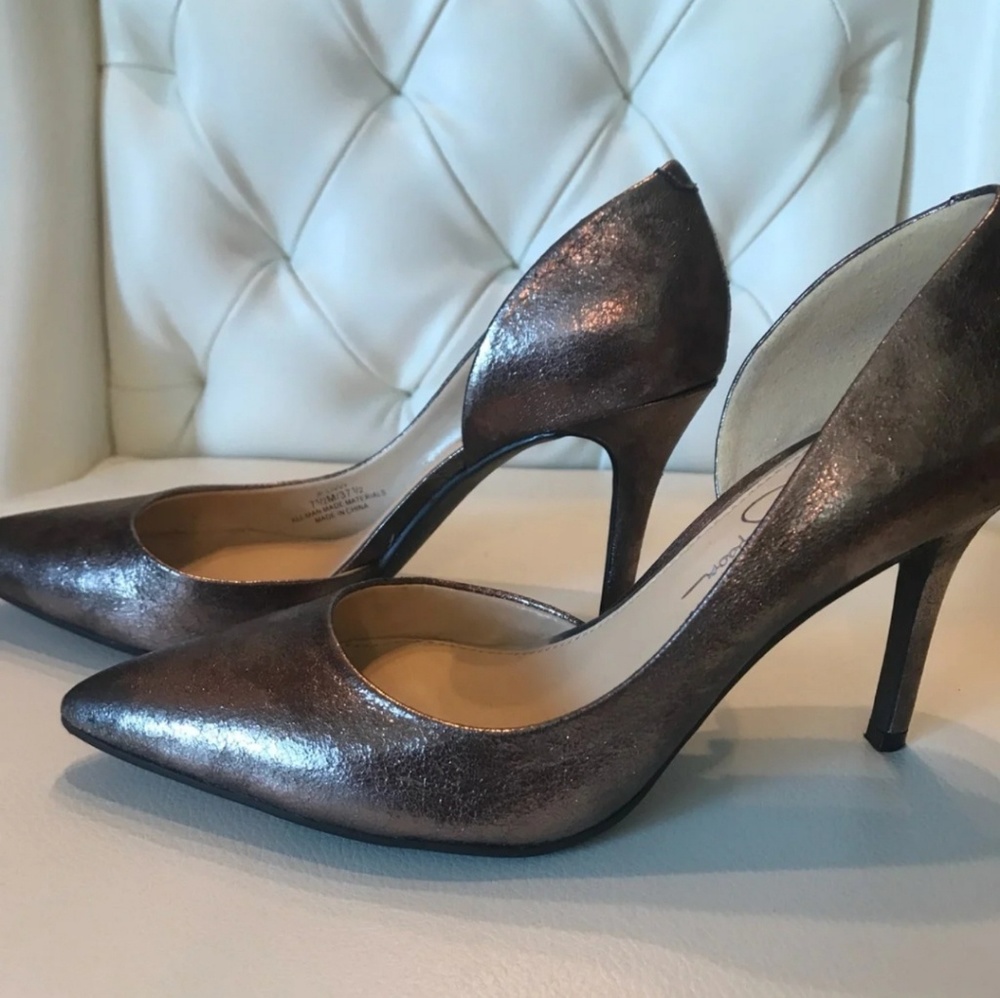 Jessica Simpson fun Metallic pumps 7.5